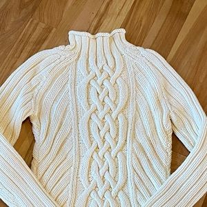 Gap sweater size small